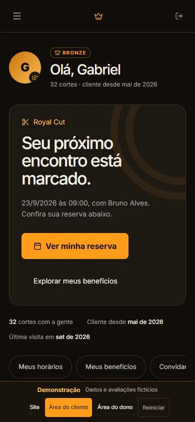 Área do cliente da Royal Cut no celular com próxima reserva e acesso aos benefícios.